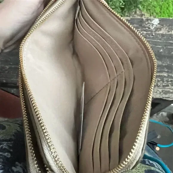 COACH Double Zip Wallet In Signature Canvas CW968 NWT - Picture 4 of 6